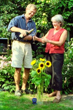 Peter en Joyce toasten in Nederland
